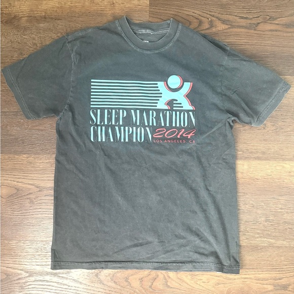 Lunya Sleep Marathon Graphic Tee - Picture 2 of 3